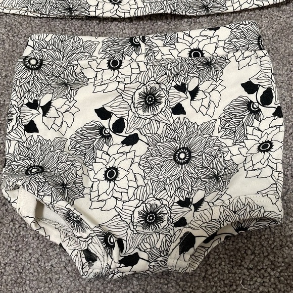 Kate Quinn Vintage Floral Set - Picture 7 of 8